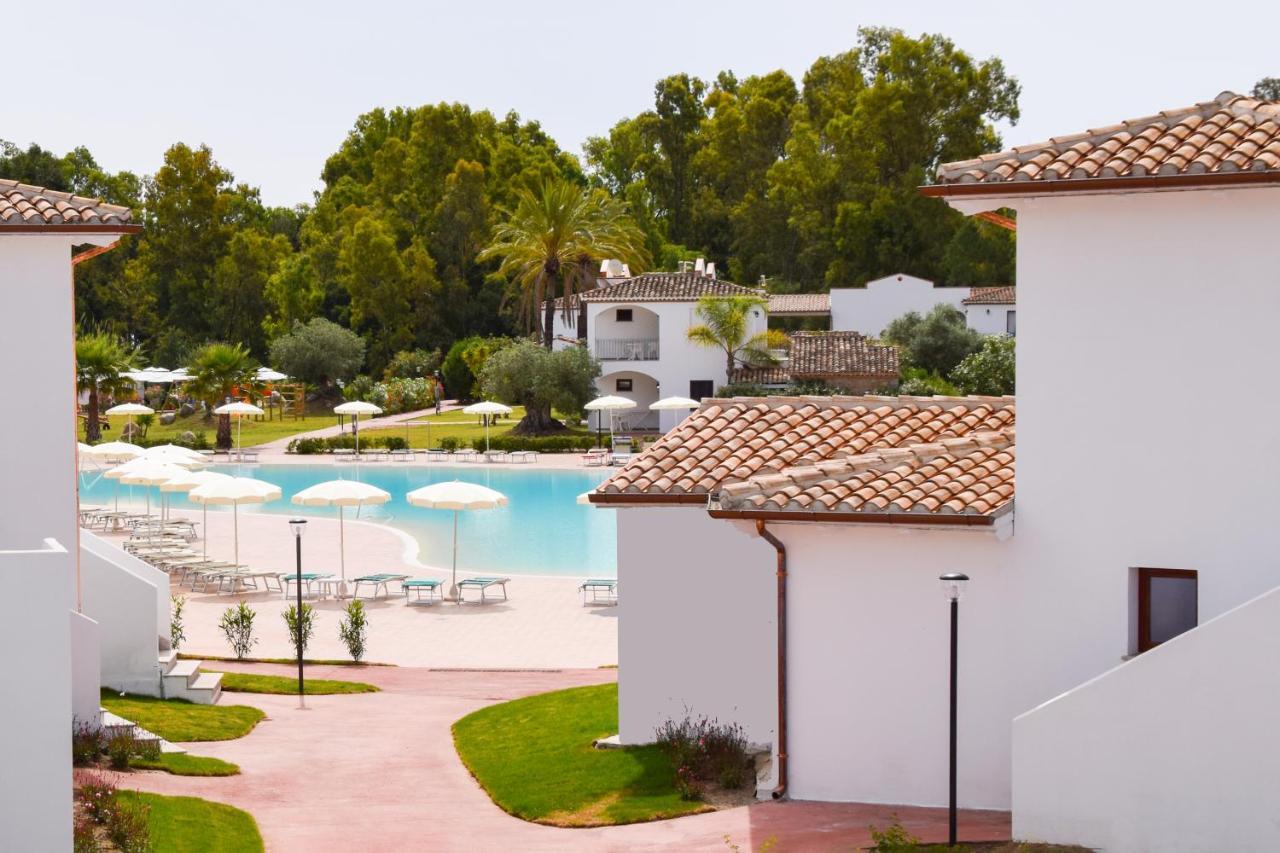 Marina Torre Navarrese Resort Санта-Марія-Наваррезе Екстер'єр фото